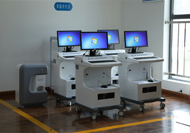 選擇骨密度儀廠家，除了骨密度儀價(jià)格之外，這三點(diǎn)一定要注意！